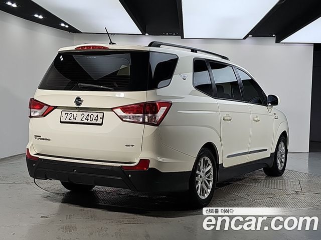 KG Mobility (SsangYong) Korando Turismo 4WD GT 11-seater 2014 — фото 4