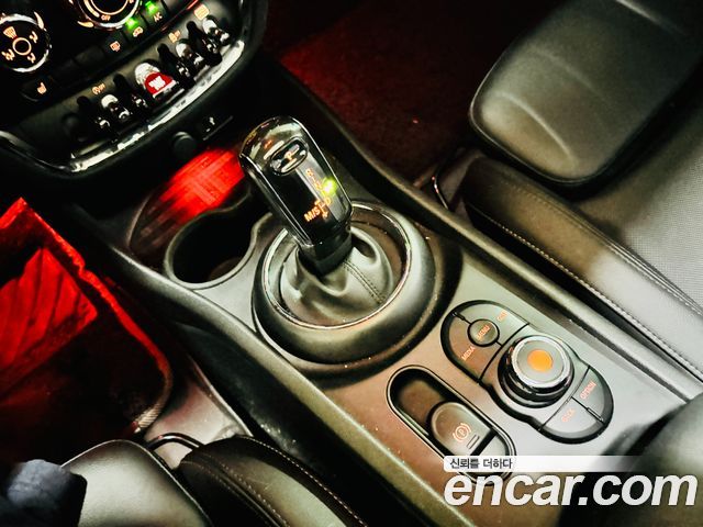 MINI Cooper Clubman Standard 2nd 2020 — фото 15
