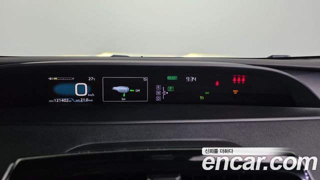 Toyota Prius (IV) 1.8 E 2017 — фото 8