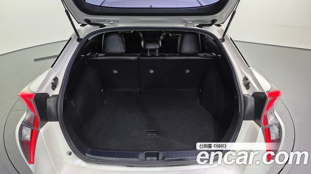 Toyota Prius (IV) 1.8 E 2017 — фото 20