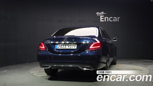 Mercedes-Benz C-Class (W205) C220 d 4MATIC Exclusive 2019 — фото 4