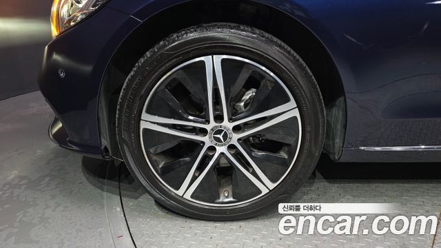 Mercedes-Benz C-Class (W205) C220 d 4MATIC Exclusive 2019 — фото 5