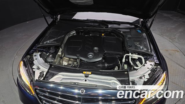 Mercedes-Benz C-Class (W205) C220 d 4MATIC Exclusive 2019 — фото 6