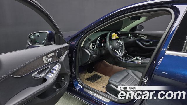 Mercedes-Benz C-Class (W205) C220 d 4MATIC Exclusive 2019 — фото 10