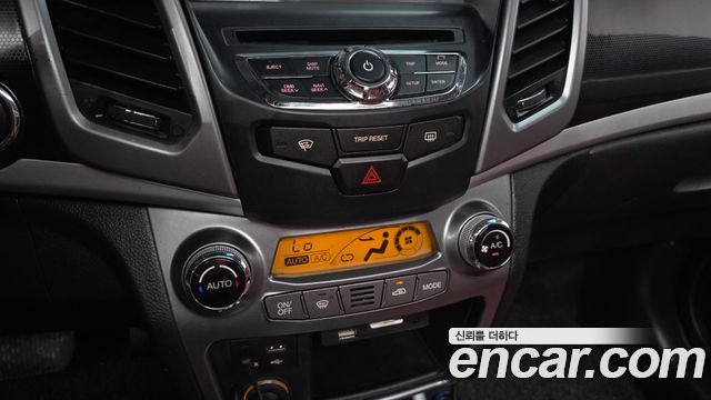 KG Mobility (SsangYong) Korando C 2.0 RX 2WD HI-DLX 2015 — фото 16