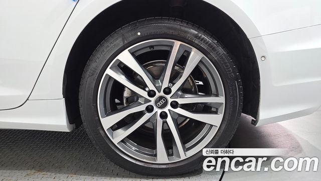 Audi A6 (C8) 40 TDI Quattro Premium 2022 — фото 21