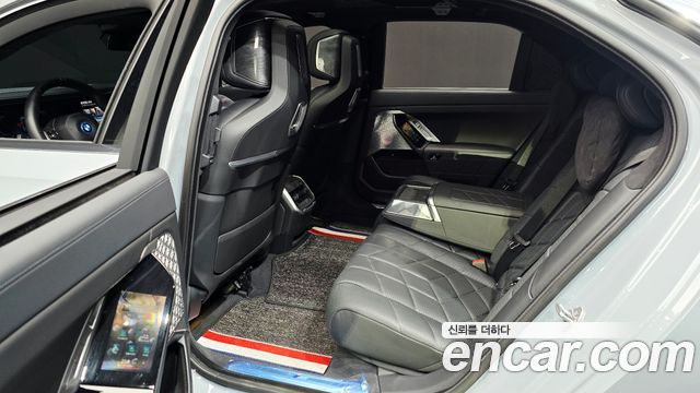 BMW i7 (G70) xDrive 60 M sport 2023 — фото 16