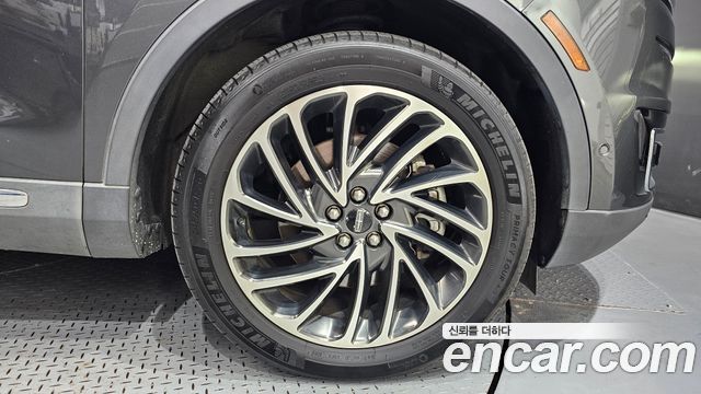 Lincoln Nautilus (I) 2.7 Reserve AWD 2019 — фото 21