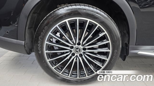 Mercedes-Benz GLC-Class (X254) GLC300 4MATIC AMG Line 2025 — фото 5