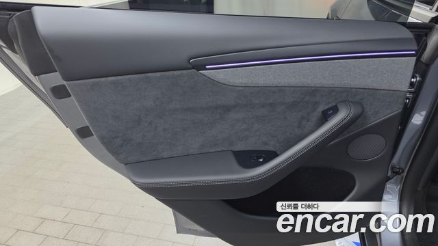 Tesla Model Y Premium Long Range AWD 2026 — фото 25