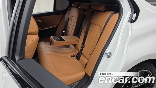 BMW 3 Series (G20) 320i M Sport 2025 — фото 12