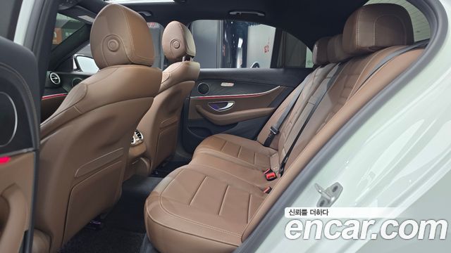 Mercedes-Benz E-Class (W213) E250 AMG Line 2023 — фото 12