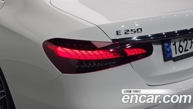 Mercedes-Benz E-Class (W213) E250 AMG Line 2023 — фото 23