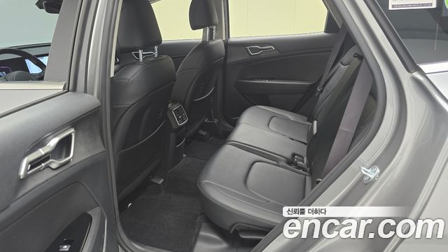 Kia Sportage (V) Diesel 2.0 2WD Prestige 2023 — фото 12
