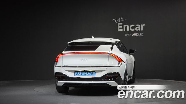 Kia EV6 Long Range 4WD GT Line 2023 — фото 4