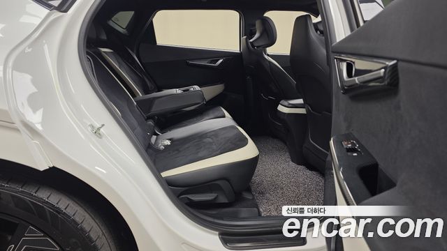 Kia EV6 Long Range 4WD GT Line 2023 — фото 11