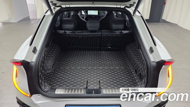 Kia EV6 Long Range 4WD GT Line 2023 — фото 18