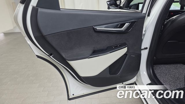 Kia EV6 Long Range 4WD GT Line 2023 — фото 25