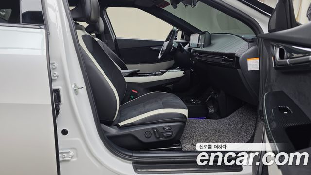 Kia EV6 Long Range 4WD GT Line 2023 — фото 26