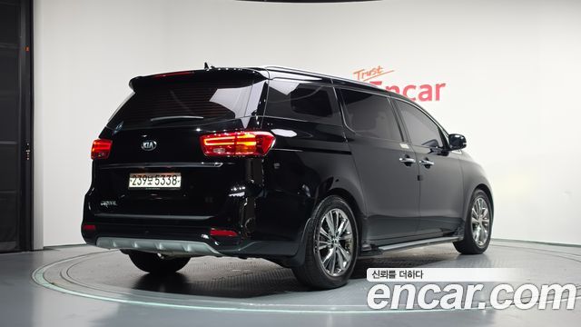Kia Carnival 9-Seater Prstige 2019 — фото 2