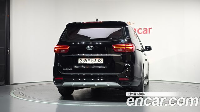 Kia Carnival 9-Seater Prstige 2019 — фото 4