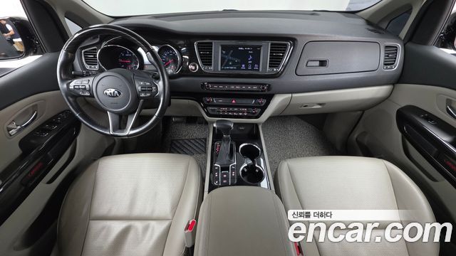 Kia Carnival 9-Seater Prstige 2019 — фото 7