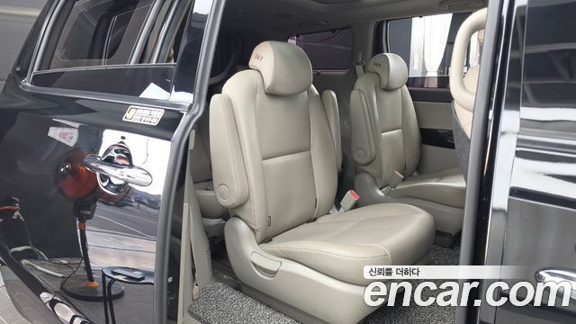 Kia Carnival 9-Seater Prstige 2019 — фото 12