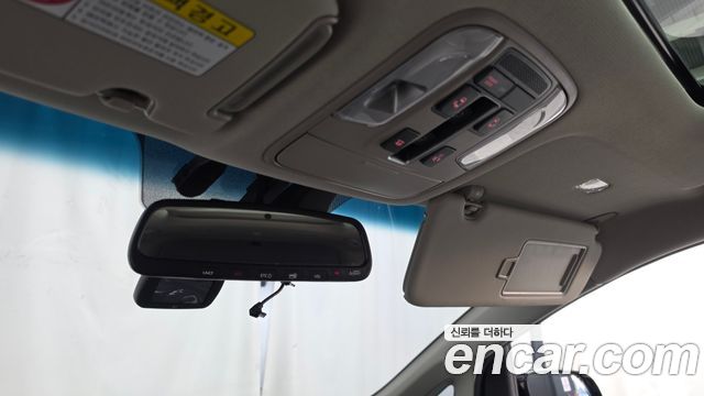 Kia Carnival 9-Seater Prstige 2019 — фото 17