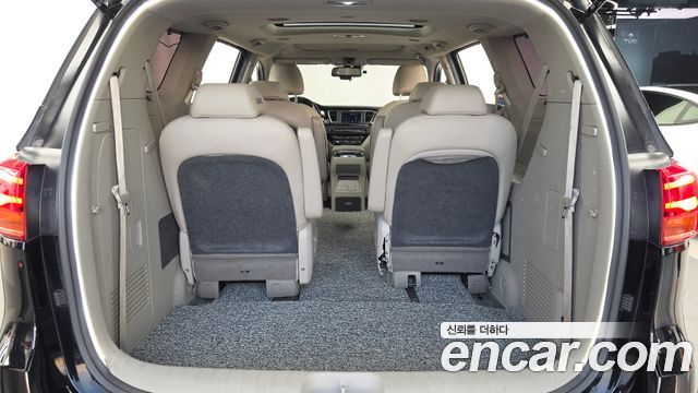 Kia Carnival 9-Seater Prstige 2019 — фото 20