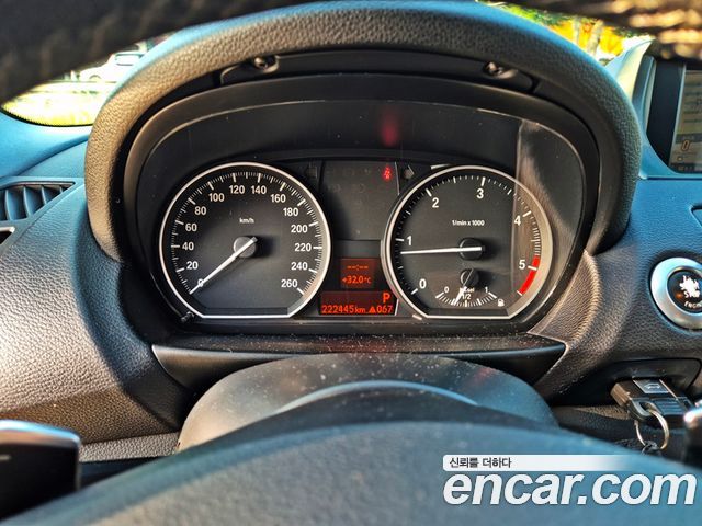 BMW 1 Series (E82) 120d Coupe Sport 2011 — фото 8