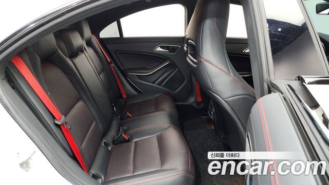 Mercedes-Benz CLA-Class (C117) CLA45 AMG 4MATIC 2017 — фото 11
