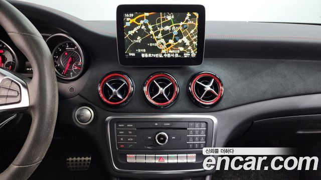 Mercedes-Benz CLA-Class (C117) CLA45 AMG 4MATIC 2017 — фото 13