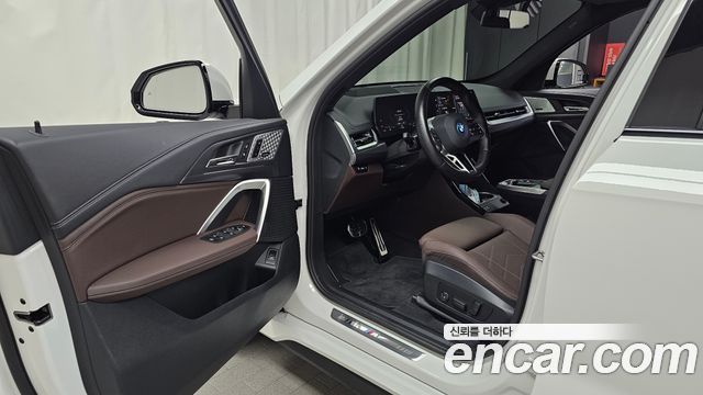 BMW iX1 (U11) xDrive 30 M Sport 2023 — фото 10