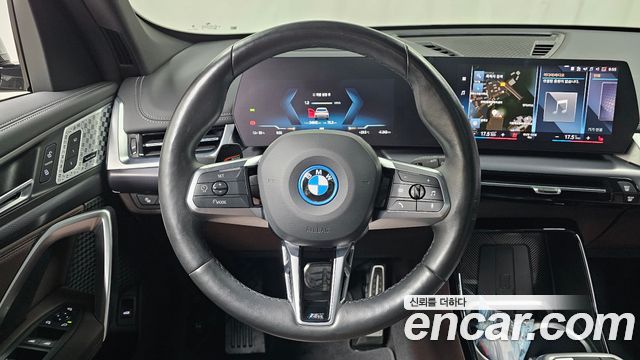 BMW iX1 (U11) xDrive 30 M Sport 2023 — фото 13