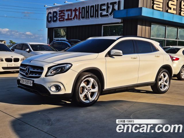 Mercedes-Benz GLA-Class (X156) GLA220