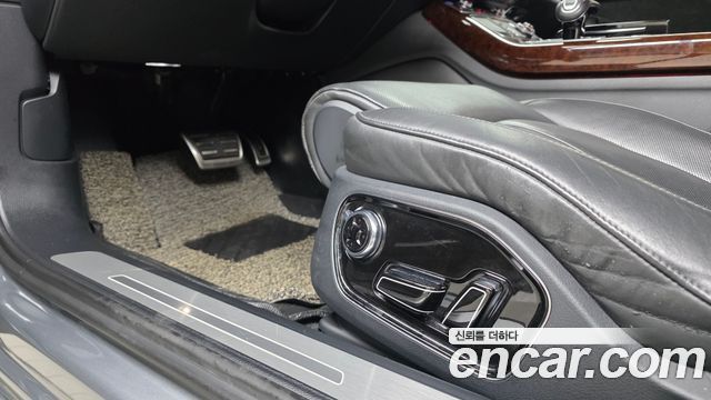 Audi A8 3.0 TFSI Quattro LWB D4 2012 — фото 27
