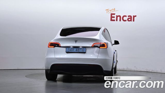 Tesla Model Y RWD 2023 — фото 4