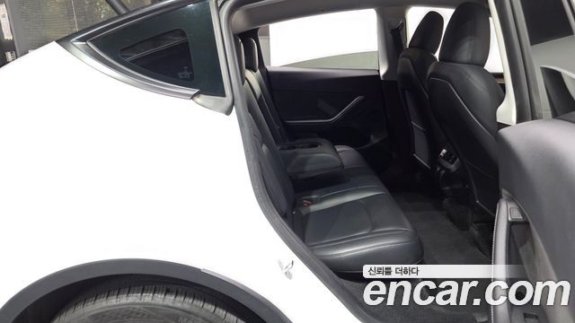 Tesla Model Y RWD 2023 — фото 11