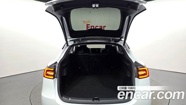 Tesla Model Y RWD 2023 — фото 18