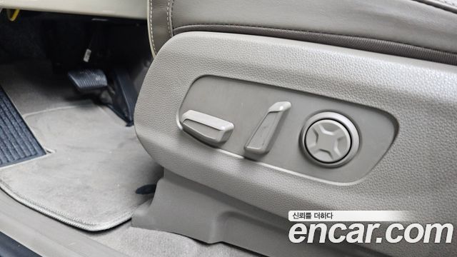 Kia Carnival (IV) Gasoline 9-Seater Signature 2023 — фото 14