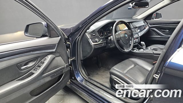 BMW 5 Series (F10) 520d xDrive 2015 — фото 10