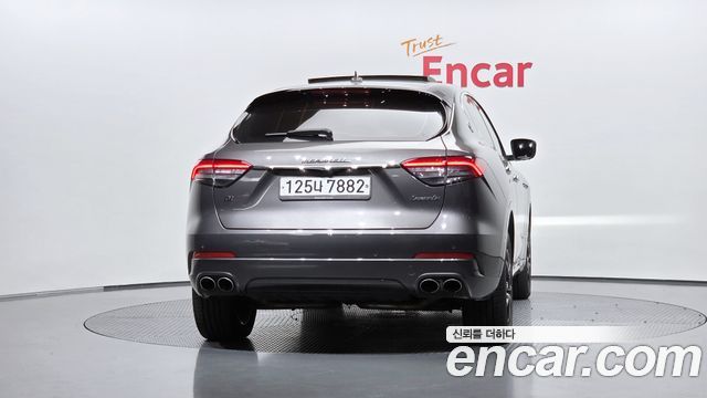 Maserati Levante 3.0 Diesel AWD GranLusso 2018 — фото 4