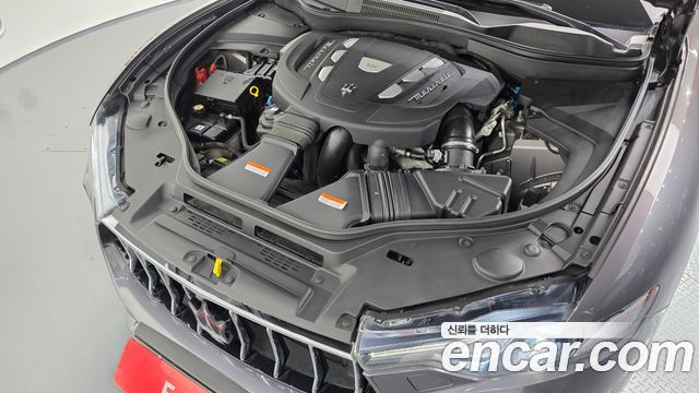 Maserati Levante 3.0 Diesel AWD GranLusso 2018 — фото 6