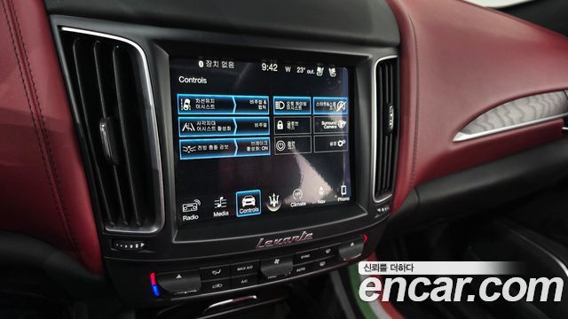 Maserati Levante 3.0 Diesel AWD GranLusso 2018 — фото 17