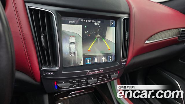 Maserati Levante 3.0 Diesel AWD GranLusso 2018 — фото 18