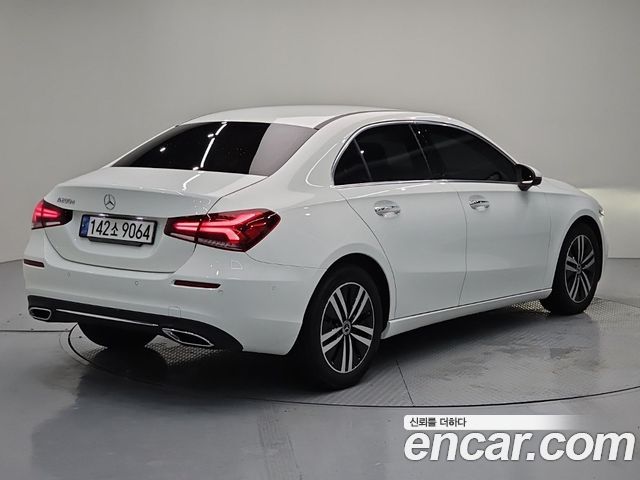 Mercedes-Benz A-Class (W177) A200d Sedan 2022 — фото 2