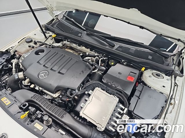 Mercedes-Benz A-Class (W177) A200d Sedan 2022 — фото 6