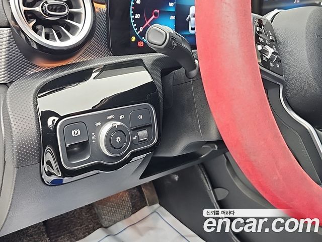 Mercedes-Benz A-Class (W177) A200d Sedan 2022 — фото 17