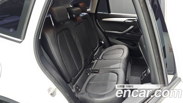 BMW X1 (F48) xDrive 18d Joy 2018 — фото 11