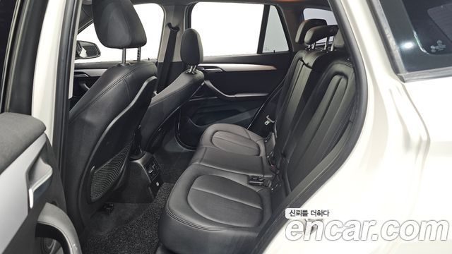BMW X1 (F48) xDrive 18d Joy 2018 — фото 12